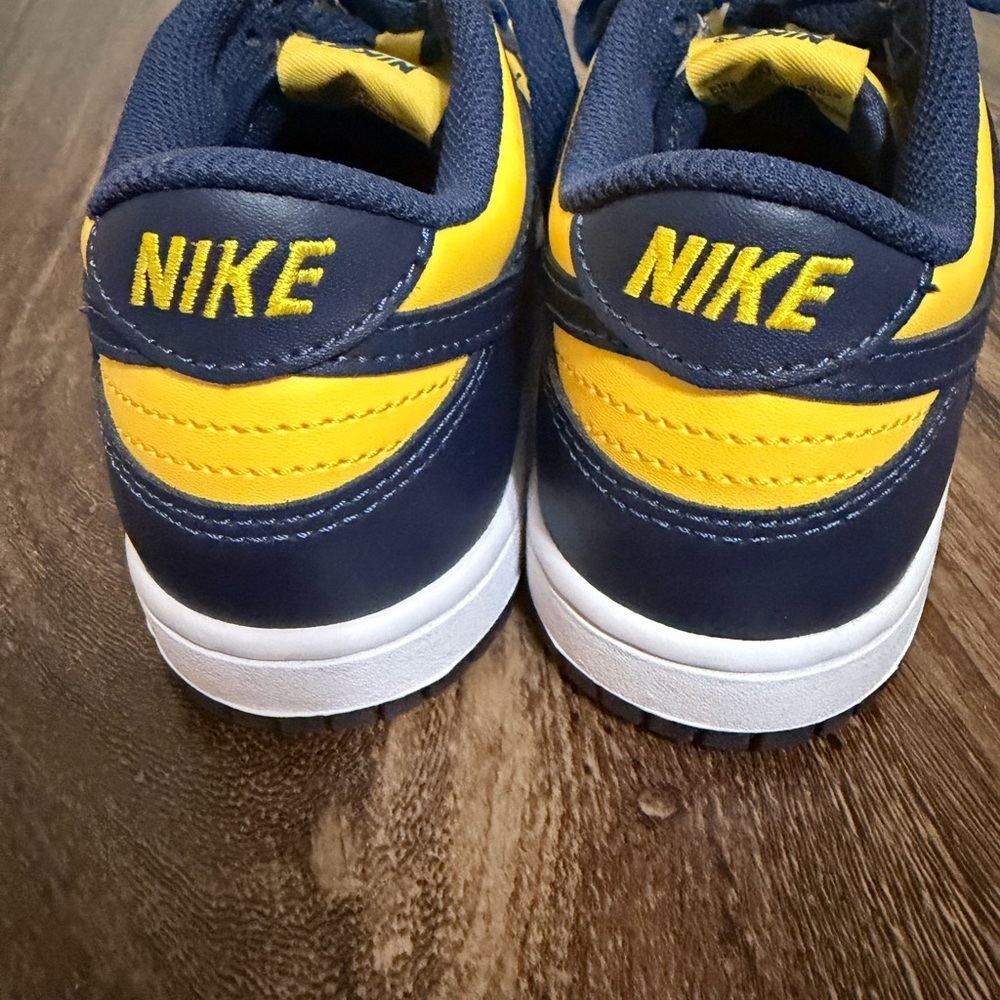 Nike Kids low michagan dunks - Picture 9 of 10